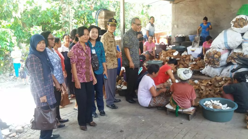 Maksimalkan Potensi UMKM, Pemkab Karangasem Bina Kelompok Usaha Guna Kerthi - Desapedia