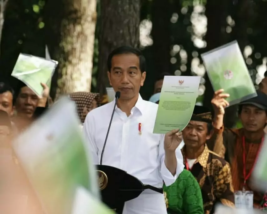 Pojok Desa: Jokowi Terus Bagikan SK Perhutanan Sosial - Desapedia