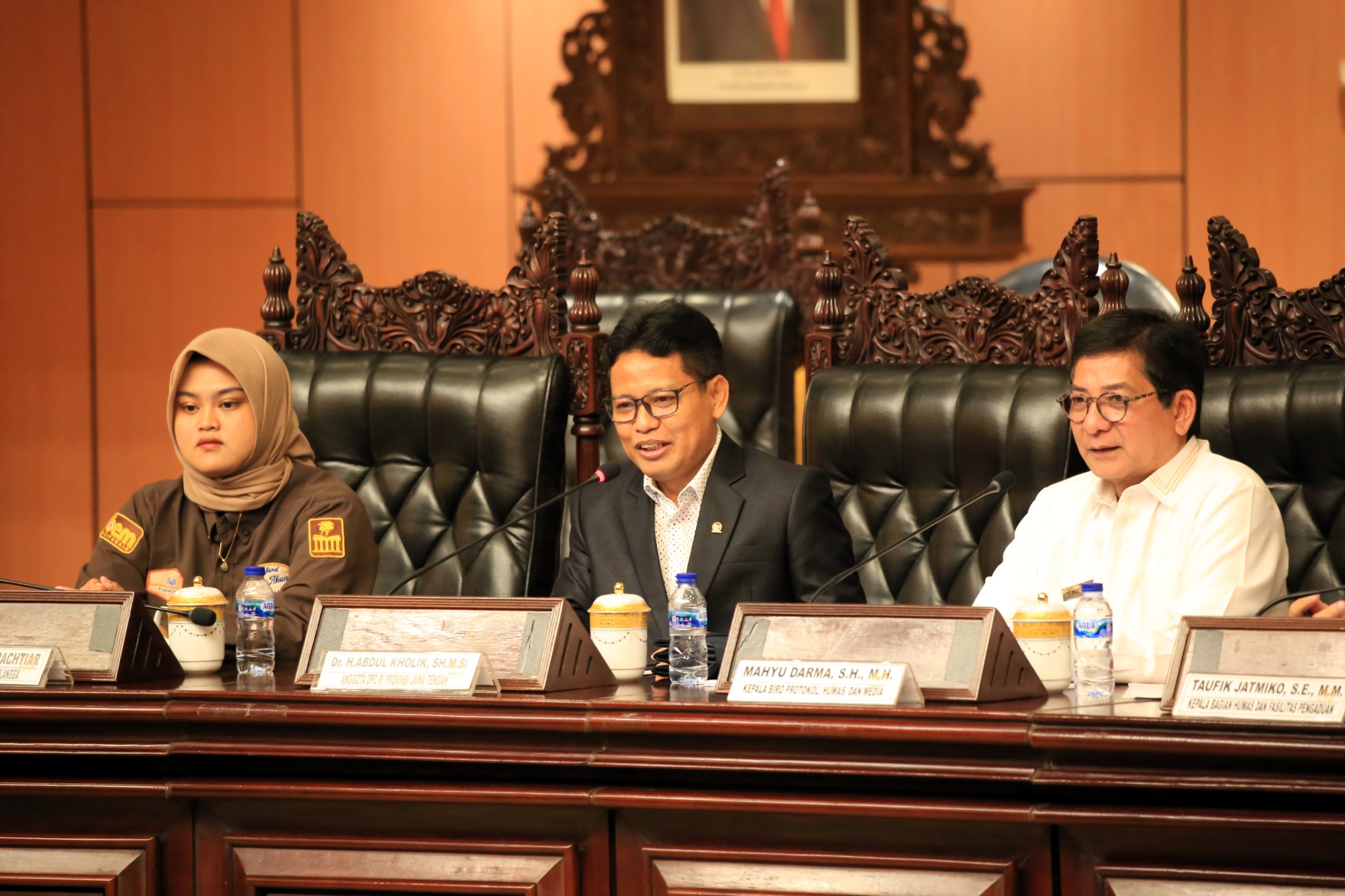 Bertemu BEM FISIP Unair, Anggota DPD RI Abdul Kholik Sebut Negara Ini Perlu Haluan Negara